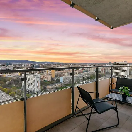 شقة Lam Jungle - Sky View 21 Floor - Free Parking براتسيلافا
