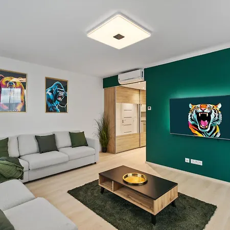 Lam Jungle - Sky View 21 Floor - Free Parking Apartman Pozsony