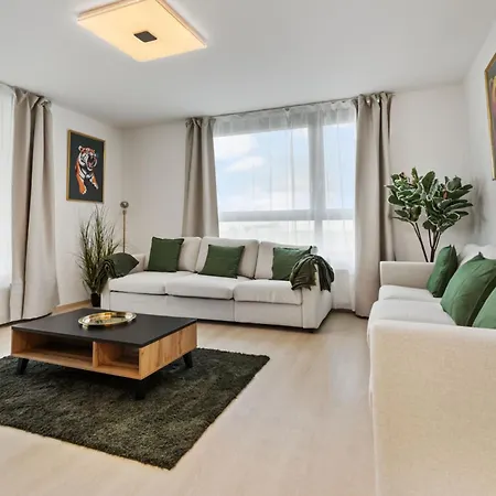 Lam Jungle - Sky View 21 Floor - Free Parking * Pozsony