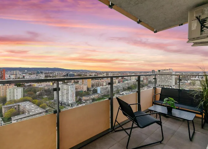 Apartment Lam Jungle - Sky View 21 Floor - Free Parking Bratislava