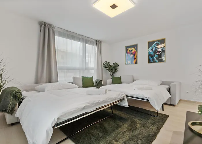 Lam Jungle - Sky View 21 Floor - Free Parking Apartament Bratislava